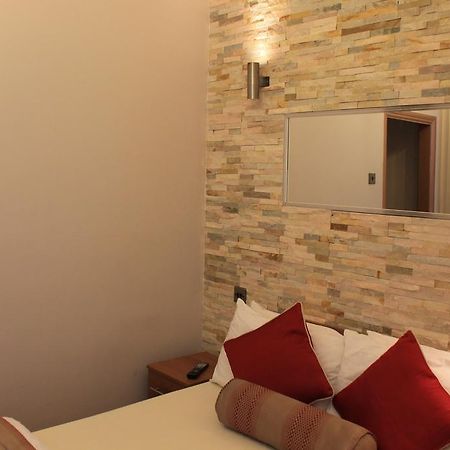 Skylark Guest House Хаунслоу Номер фото